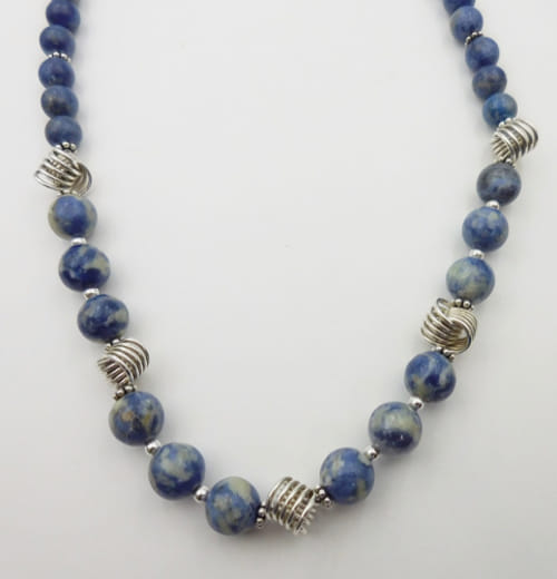 Click to view detail for DKC-1126 Necklace Sodalite and Silver Love Knots $240